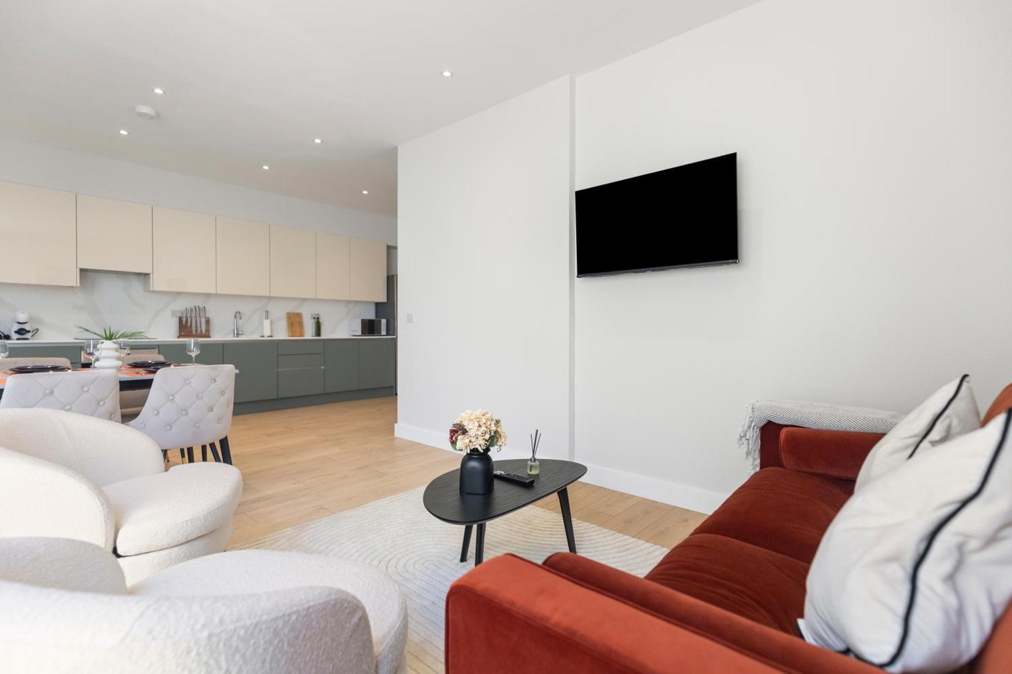 Luxurious 2br Sleeps 6 Hotel-style Comfort The Oak London