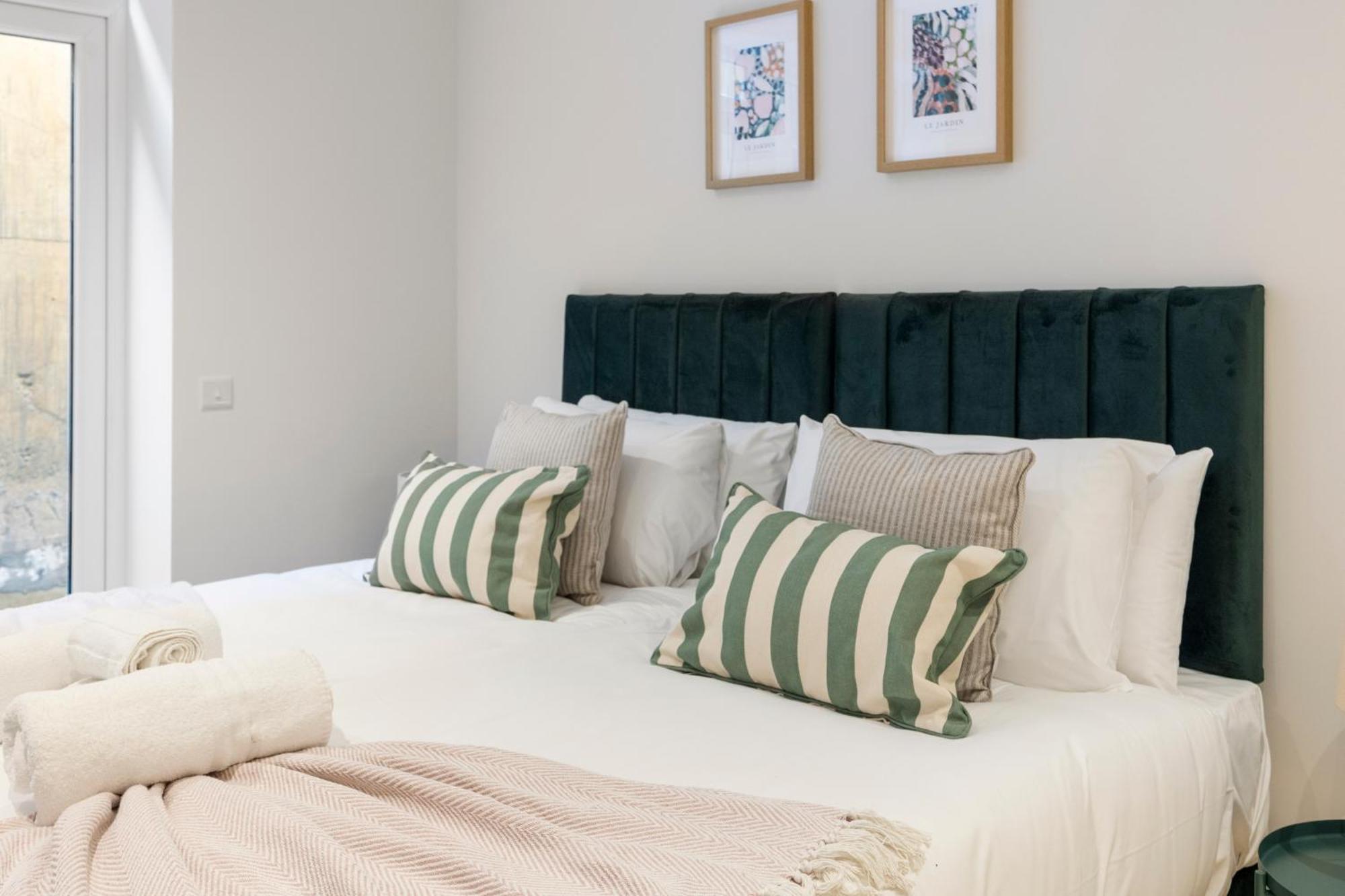 Apartment Luxurious 2br Sleeps 6 Hotel-style Comfort The Oak