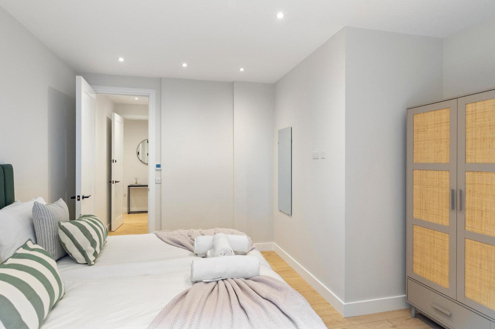 Luxurious 2br Sleeps 6 Hotel-style Comfort The Oak * London